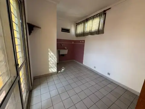 SE VENDE EXCELENTE PLANTA ALTA DOS DORMITORIOS