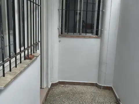 ALQUILER DEPTO 2 AMB TIPO CASA