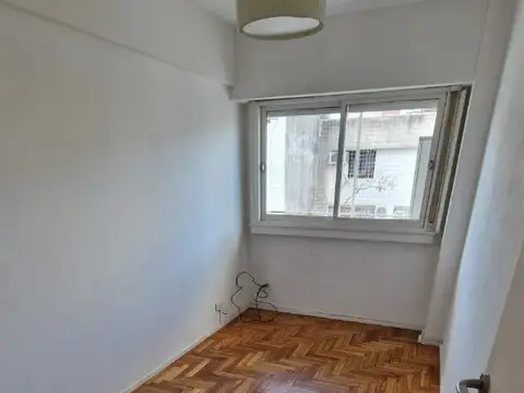 EXCELENTE 3 AMBIENTES CON BALCON MUY LUMINOSO