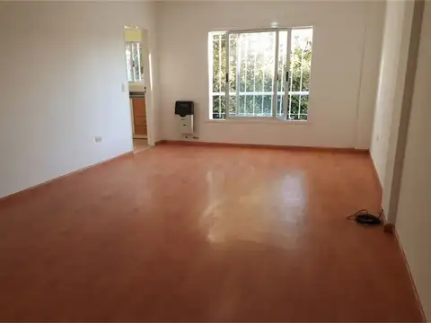 VENTA  MONOAMBIENTE  CON COCHERA EN MORON