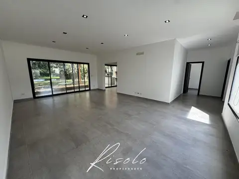 Casa 5 ambientes con 2 baños