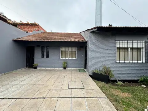 Casa 4 ambientes- Ituzaingó Norte