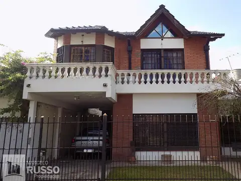 CHALET 5 AMBIENTES – Bº LUNA