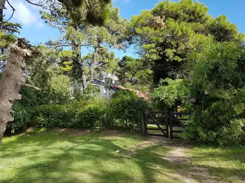 VENTA CASA EN GRAN LOTE COMERCIAL VILLA GESELL