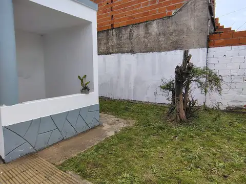Casa 2 ambientes con 1 baño
