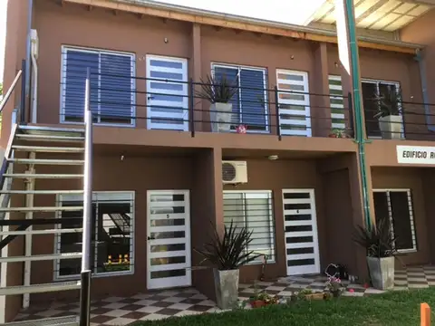 VENTA EN BLOCK. 1 CASA Y 9 DEPARTAMENTOS.
