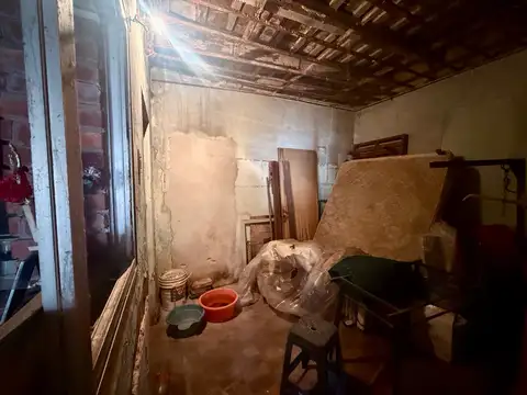 VENTA - Casa a reciclar, 2 dormitorios, patio, terraza - Cinco Esquinas/Echesortu, Rosario