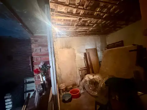 VENTA - Casa a reciclar, 2 dormitorios, patio, terraza - Cinco Esquinas/Echesortu, Rosario