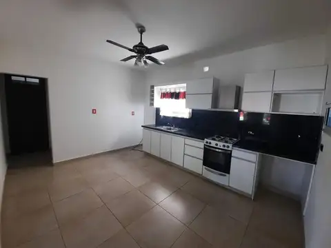 Casa 2 ambientes con 1 baño