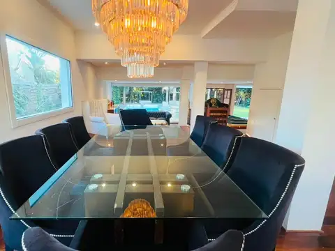 Casa 5 ambientes con 3 baños