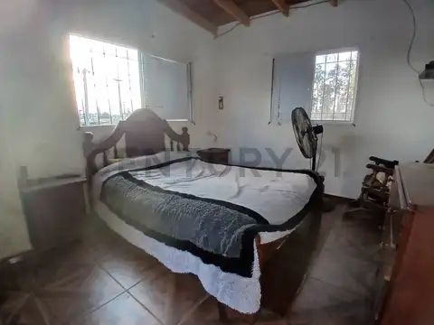 Casa 8 ambientes con 1 baño