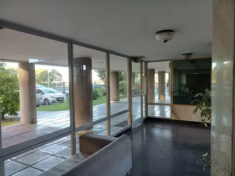 Departamento de 3 ambientes con cochera