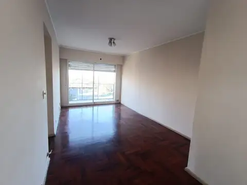 Departamento de 3 ambientes con cochera