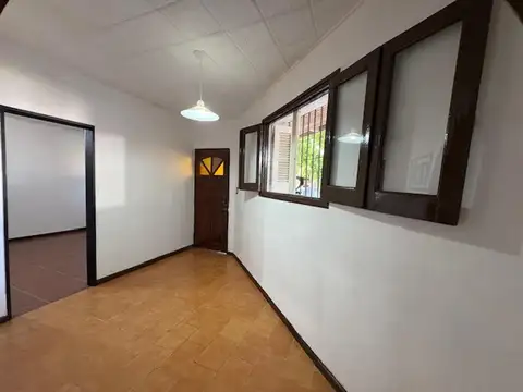 Casa en Alquiler con 1 cochera