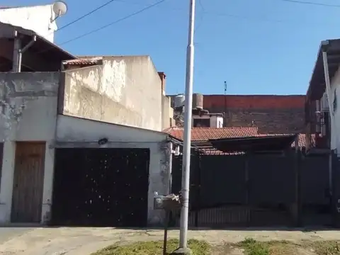 VENTA CASA PARA 2 FAMILIAS EN LANUS