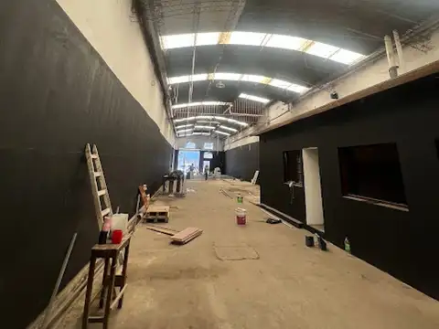 Galpon en Alquiler en Lanus Oeste, $ 2.400.000