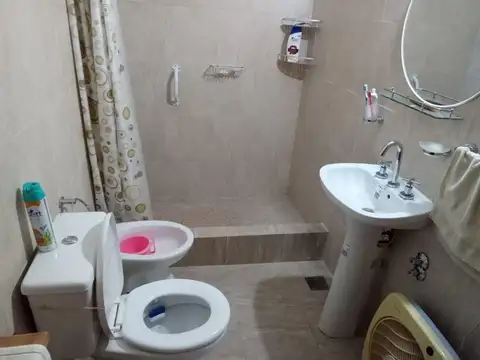 Depto Tipo Casa 4 ambientes con 2 baños