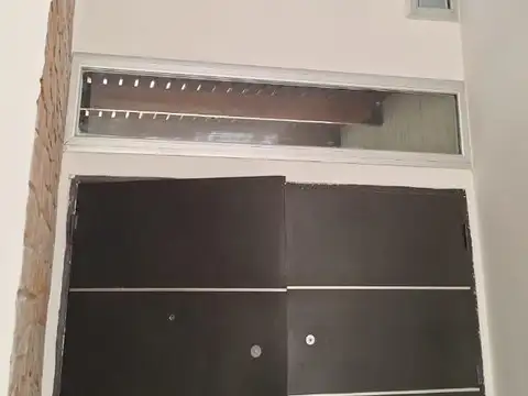 Casa en Alquiler con 4 cocheras