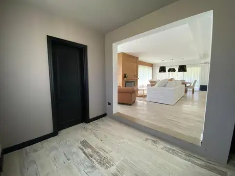 Casa en Alquiler Temporal con 2 cocheras