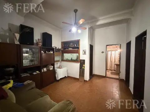 Venta PH 3 ambientes con patio en Bernal