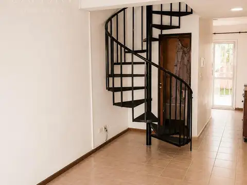 Depto Tipo Casa en Alquiler de 1 dormitorio