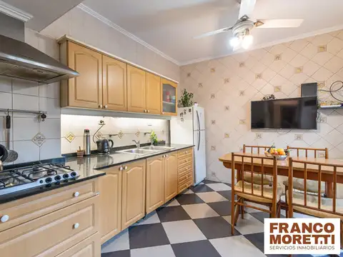 Casa 4 ambientes con 2 baños