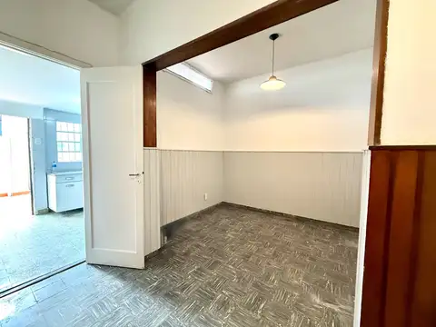 Casa 6 ambientes con 1 baño