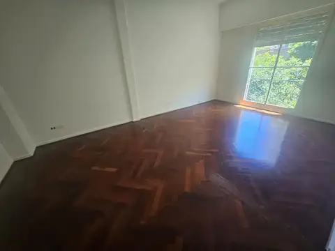 Amplio tres ambientes con dep. en el corazon de Belgrano