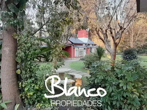 Casa en Venta con 2 cocheras