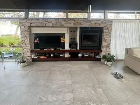 Casa en Venta con 5 cocheras