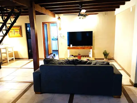 Casa 6 ambientes con 3 baños