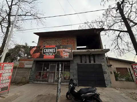 casa con local comercial en venta