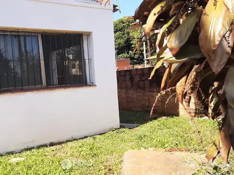 CF1246 - CASA APTA CRÉDITO HIPOTECARIO - AV. LAS HERAS CASI ITUZAINGÓ