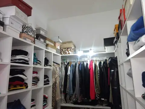 Casa Chalet  en Venta en Quilmes, G.B.A. Zona Sur, Argentina