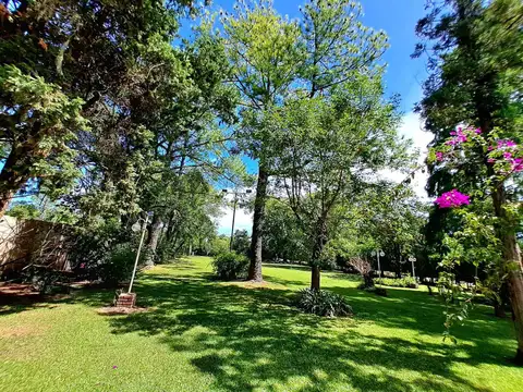 Venta Casa 2 Dormitorios con Piscina y Gran Parque en Cotos de Alameda Roldán