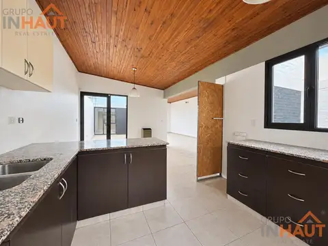 Depto Tipo Casa Monoambiente con 2 baños