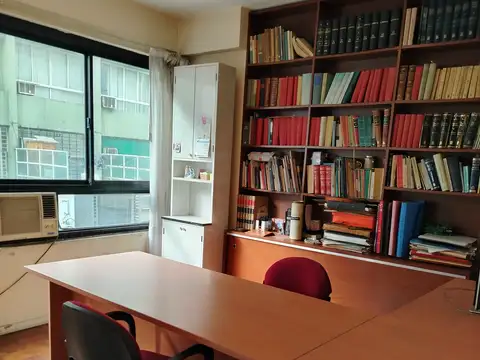 Oficina 5 ambientes con 2 baños