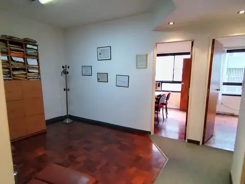 Paraná 200, Piso 2