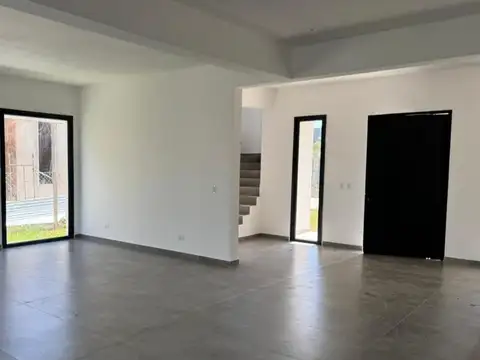 Casa 5 ambientes con 5 baños