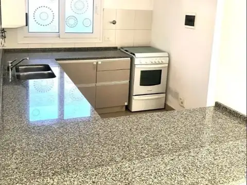 Departamento en Alquiler con 1 cocheras