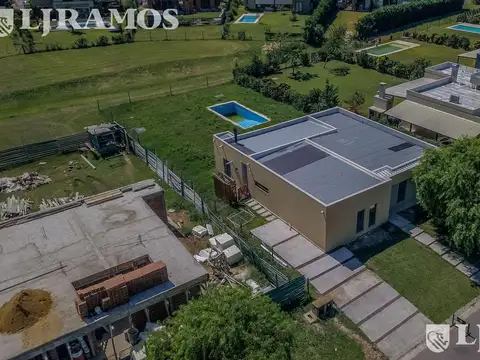 Casa 5 ambientes con 2 baños