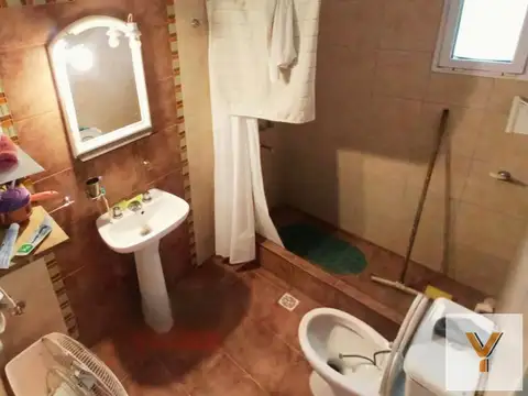 Casa en venta - 3 Dormitorios 2 Baños - 175mts2 - Paso del Rey