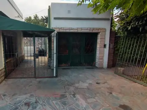 Casa en venta - 3 Dormitorios 2 Baños - 175mts2 - Paso del Rey