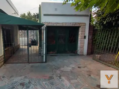 Casa en venta - 3 Dormitorios 2 Baños - 175mts2 - Paso del Rey