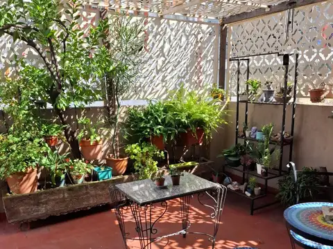 P.H. 3 Ambientes Amplios por Esc. c/ Terraza y Parrilla