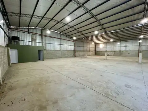 ALQUILER NAVES INDUSTRIALES 650M2 COLONIA TIROLESA