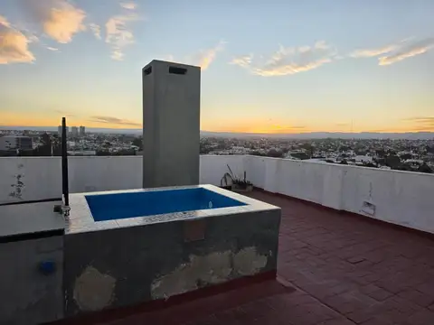Departamento en Alquiler en Villa Cabrera, $ 520.000
