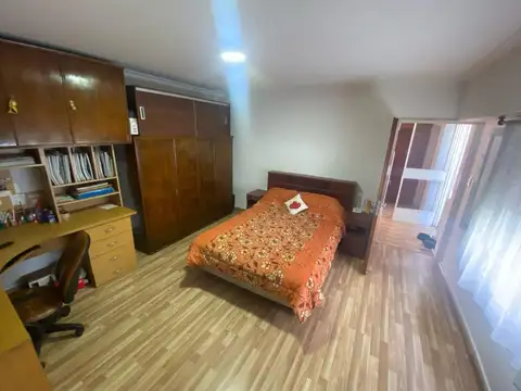 Depto Tipo Casa 5 ambientes con 2 baños