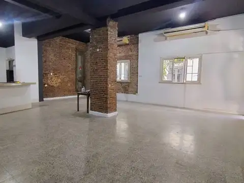 Local con Salon de Usos Multiples