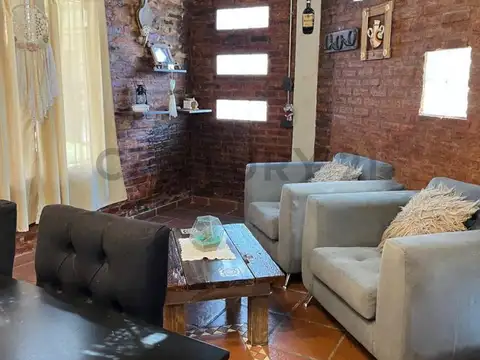 Casa en Venta con 1 cochera